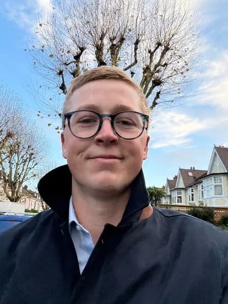 Lost — Brunel Estate (Stop P), Vauxhall Bridge Rd, Pimlico, London SW1V 2LF, UK